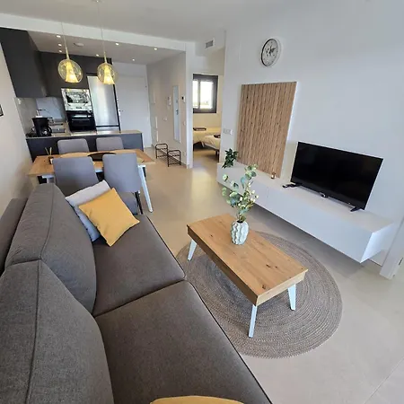 Eden La Mata 2 Bedroom 托雷维耶哈